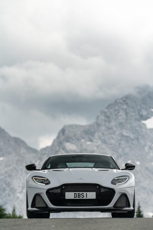  - Aston Martin DBS Superleggera | les photos de la version White Stone